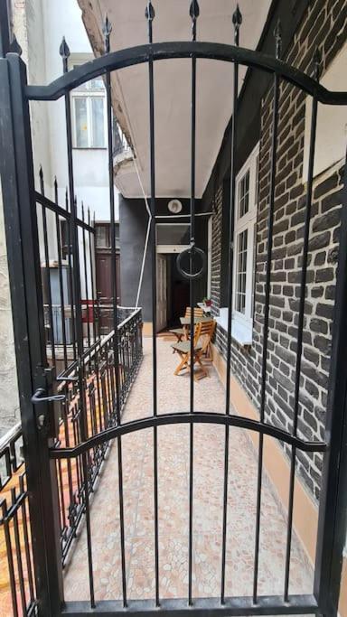 Your Royal 2 Bedroom City Center Stay Belgrado Esterno foto